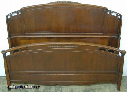 Antique Mahogany Full Size Bed