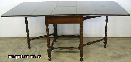Antique Mahogany Gate Leg Table