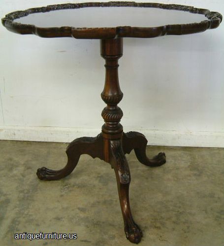 Antique Mahogany Tilt Top Table