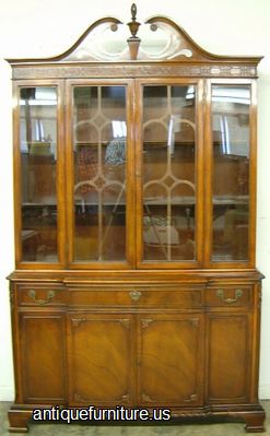 Antique Mahogany Bernhardt China Cabinet