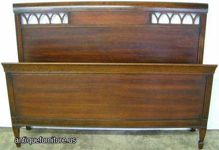 Antique Mahogany Full Size Bed