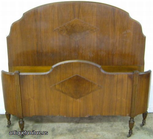 Antique Walnut Full Size Bed