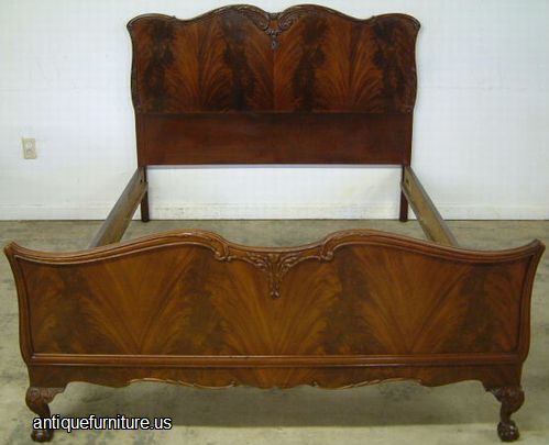 Antique Flame Mahogany Full Size Bed