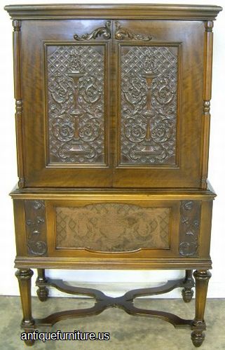 Antique Ornate Walnut Floor Model Radio