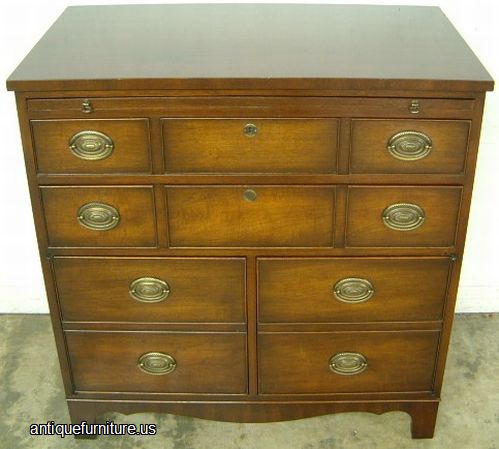 Antique Mahogany Bachelor Chest